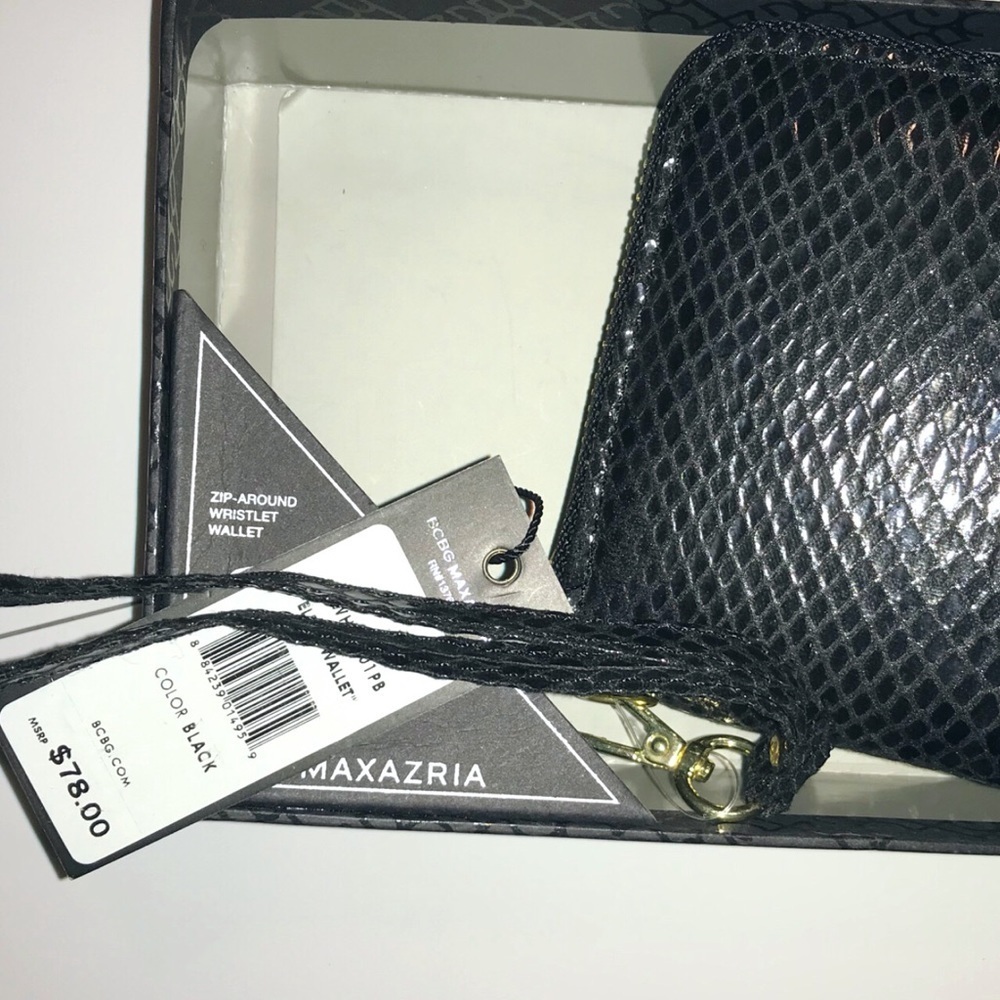 BCBGMaxAzria Black Snake Print Zippy Wristlet Wallet - Picture 4 of 8